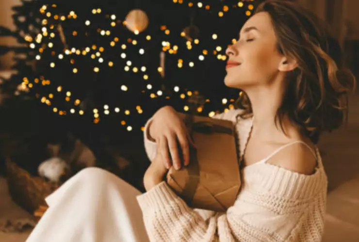 Ideas de peinados para Navidad si tienes el cabello corto