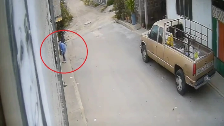 MUJER ABANDONA BEBÉ TECÁMAC