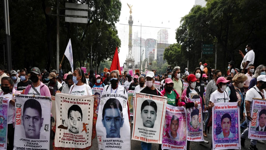 Marcha en CDMX por desaparición de estudiantes de Ayotzinapa.jpeg