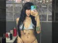 Cazzu selfie en espejo.jpg
