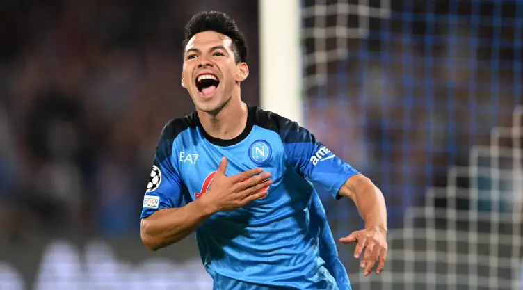 Chucky Lonzano celebra su gol con el Napoli