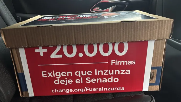 Senado cierra acceso a ciudadanos que buscan entregar firmas.
