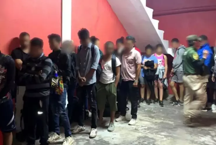 Migrantes en hotel ubicado en las Choapas