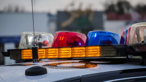 Detienen a hombre en la Línea 2 del tren por presuntamente grabar sin su consentimiento a mujeres