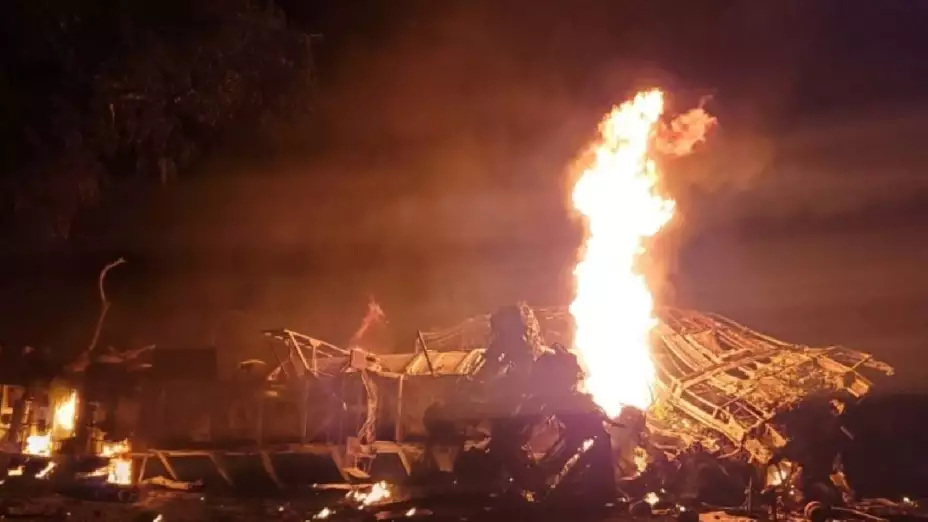 Autobús choca contra pipa en carretera de Monterrey, hay fallecidos