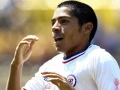 Javier Aquino con Cruz Azul en 2010, año de su debut