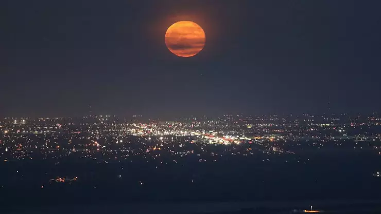 Si eres amante de la astronomía ya puedes consultar el calendario lunar de este 2023.