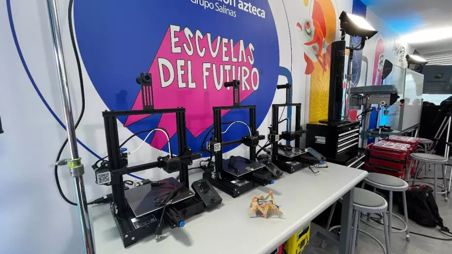 Fundación-Azteca-abre-las-puertas-del-Taller-de-Robótica-Aula-Maker-ganadora-de-Escuelas-del-Futuro