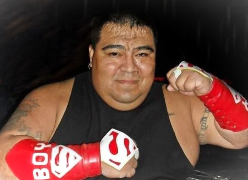 muere el luchador Ovette por covid-19
