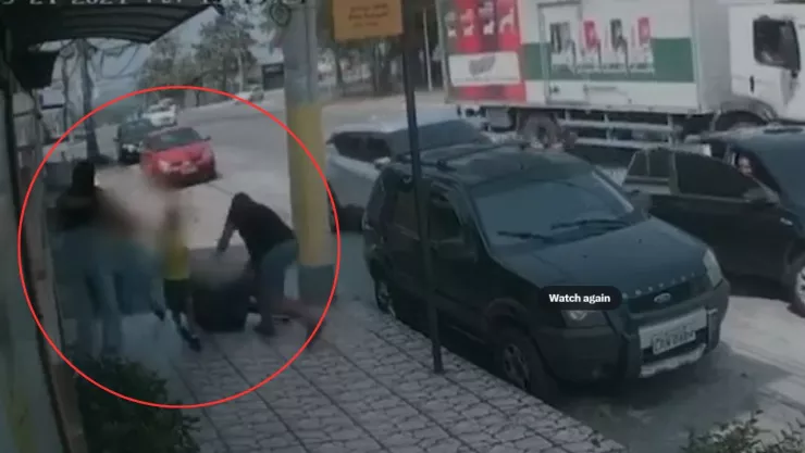 BALEAN A POLICÍA EN BRASIL