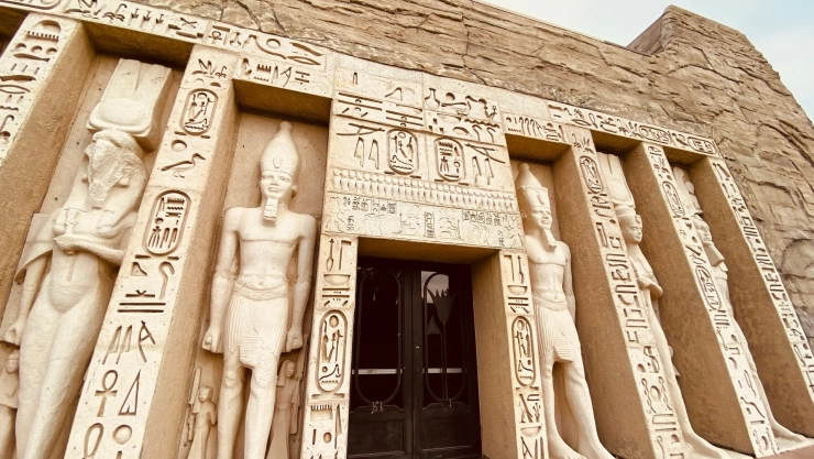 Monumento del faraón Ramsés II en Chino Hills