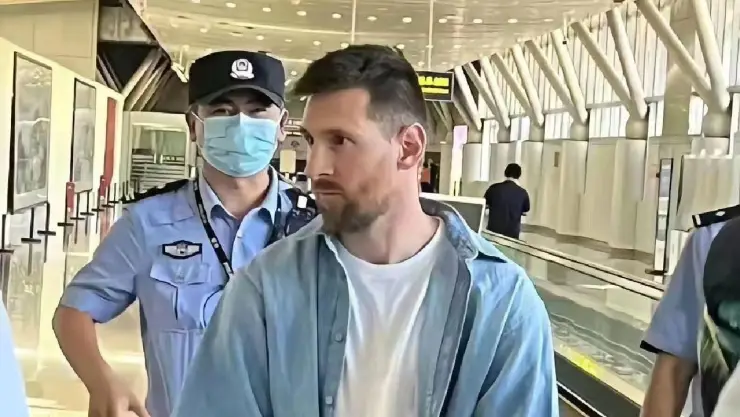 detienen a lionel Messi en argentina.jpg