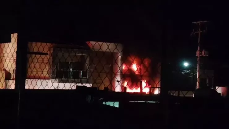Civiles armados incendian casa en la Guadalupe Victoria en Culiacán
