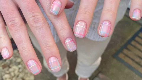 uñas cuadriculadas colores