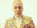 Cristian Castro de amarillo..jpg