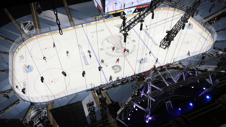 St Louis Blues v Chicago Blackhawks