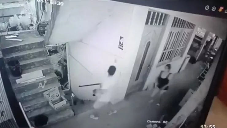VIDEO FUERTE. Por andar en el celular pareja cae al vacío y una joven muere.jpg