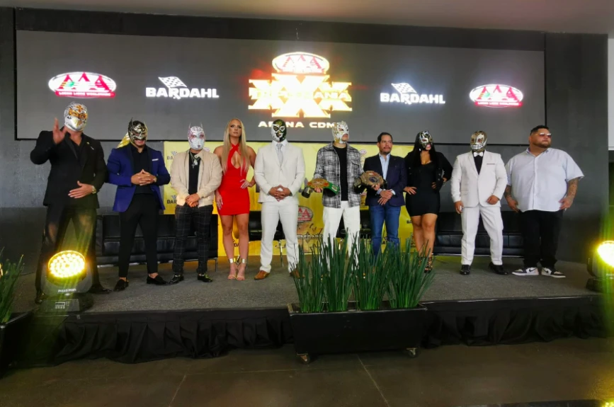 Lucha Libre AAA Triplemanía XXX cartel completo