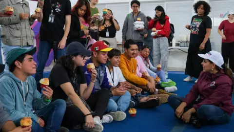 Estudiantes varados en Chetumal por el paso de Nadine son trasladados a lugares seguros