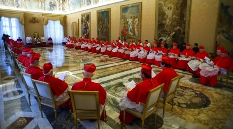 El entonces arzobispo Timothy Dolan, supervisó pagos a abusadores para su retiro, en medida que las denuncias por abuso sexual de sacerdotes aumentaba
