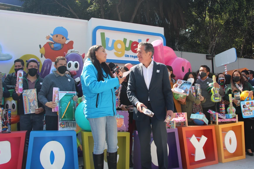 ¡Toda la familia de Banco Azteca se unió a la misión del Juguetón Azteca!