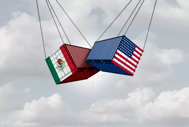 Conteiner aduana con bandera EU y México