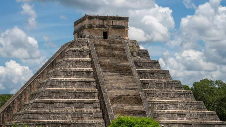 Turistas acudieron a recibir el equinoccio de otoño 2024.