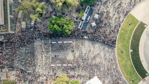 Personas en la CDMX llevando a cabo una manifestación