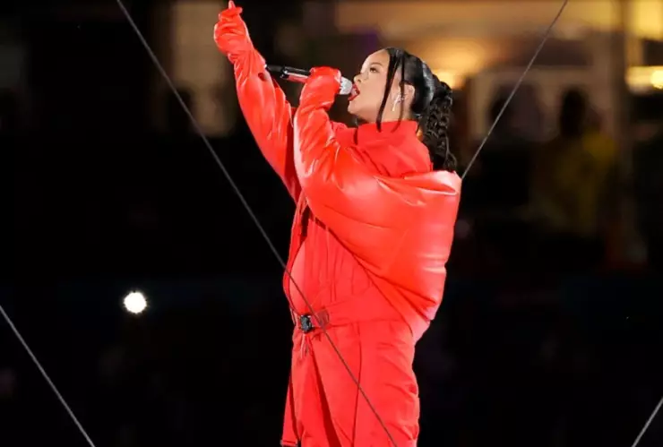 ¿Rihanna está embarazada Reacciones en redes tras show en Super Bowl 2023