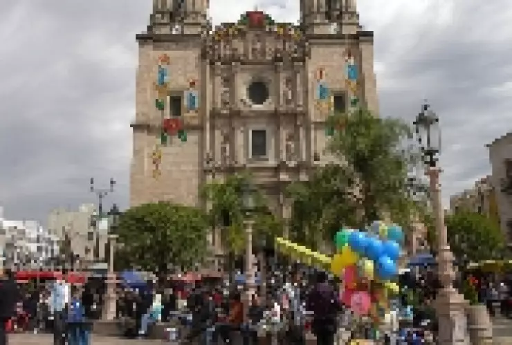 Cuidan a peregrinos en San Juan de los Lagos