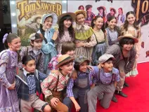 Así se vivió la alfombra roja del Musical Tom Sawyer