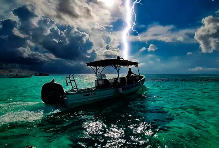 Pescadores pierden la vida al ser impactados por un rayo en Pijijiapan, Chiapas