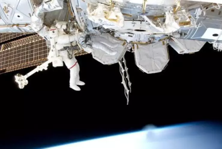 Astronautas perdidos en el espacio