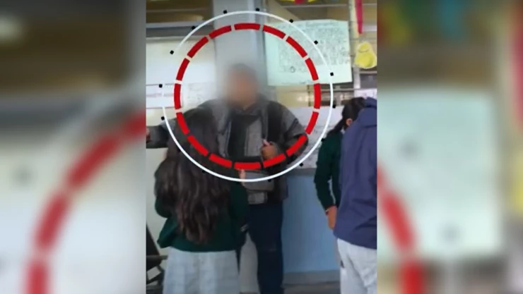 Denuncia acoso de maestro en escuela
