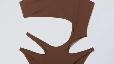 Traje de baño con cut outs