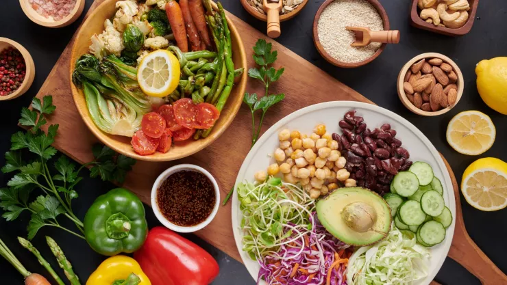7 alimentos que tal vez ya comes y te ayudan a verte más joven.jpg