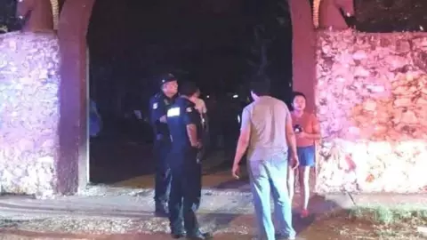 muere traa caerle muro donde colgaba su hamaca