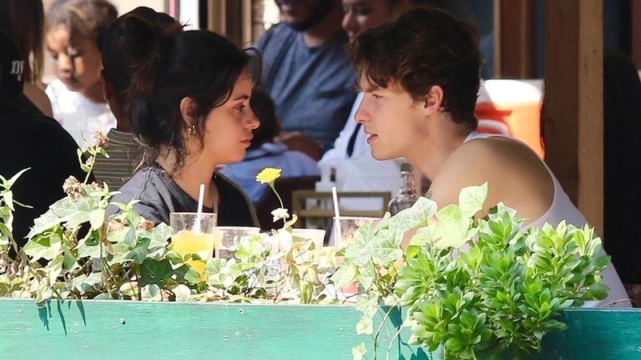 SHAWN MEDES Y CAMILA CABELLO.jpg