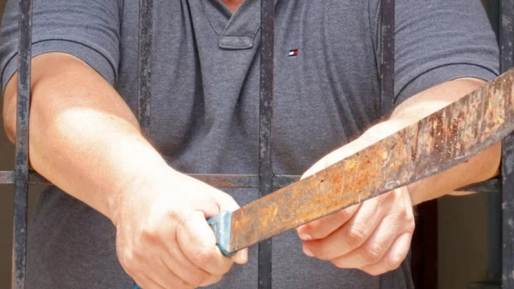 Iba por las calles de Emiliano Zapata III y terminó herido a MACHETAZOS; hay un detenido