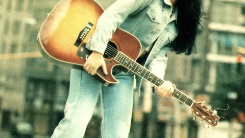 shakira debutando 90