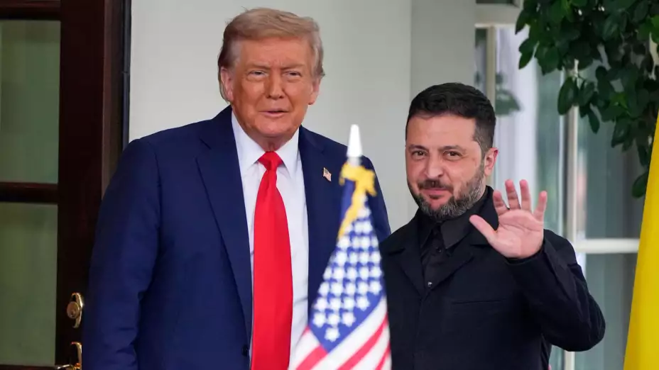 Los presidentes de EU, Donald Trump, y de Ucrania, Volodymyr Zelenskyy, en la Casa Blanca.