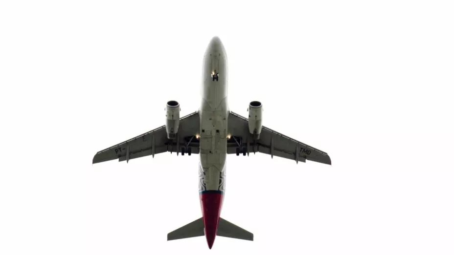 Vuelo realiza aterrizaje de emergencia por amenaza de bomba.jpg