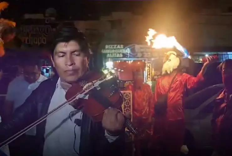 quema de cola huehues