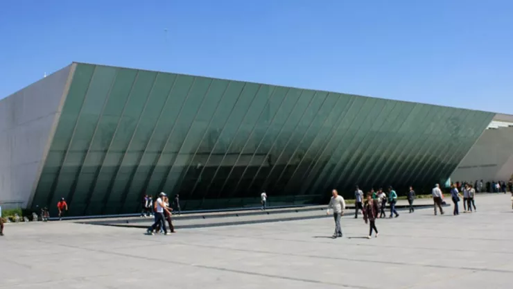 Fachada del Museo Universitario Arte Contemporáneo (MUAC)