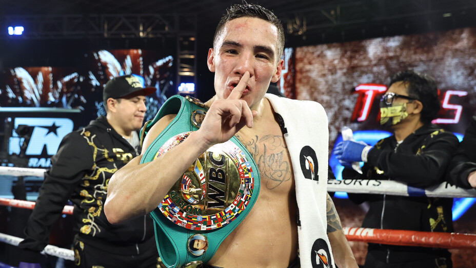 Óscar Valdez, nuevo campeón Super Pluma al noquear a Berchelt