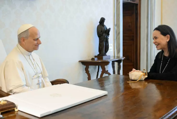 Foto de reunión entre el papa León XIV y María Corina Machado en el vaticano, el 12 de enero de 2026.