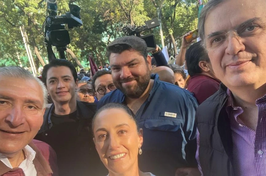 Corcholatas Ebrard Sheinbaum Adán Augusto marcha de AMLO