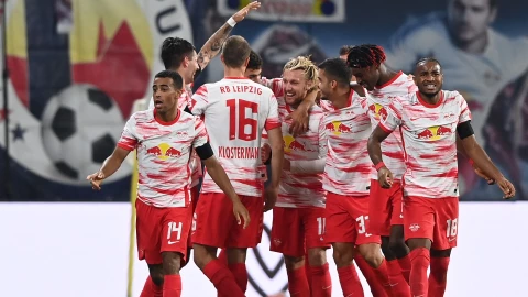 Jugadores del Leipzig celebran en la Bundesliga