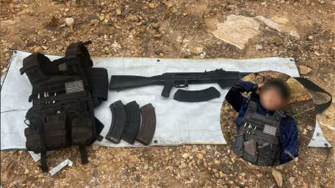 Hombre detenido y lesionado tras enfrentamiento en Concordia, Sinaloa..jpg