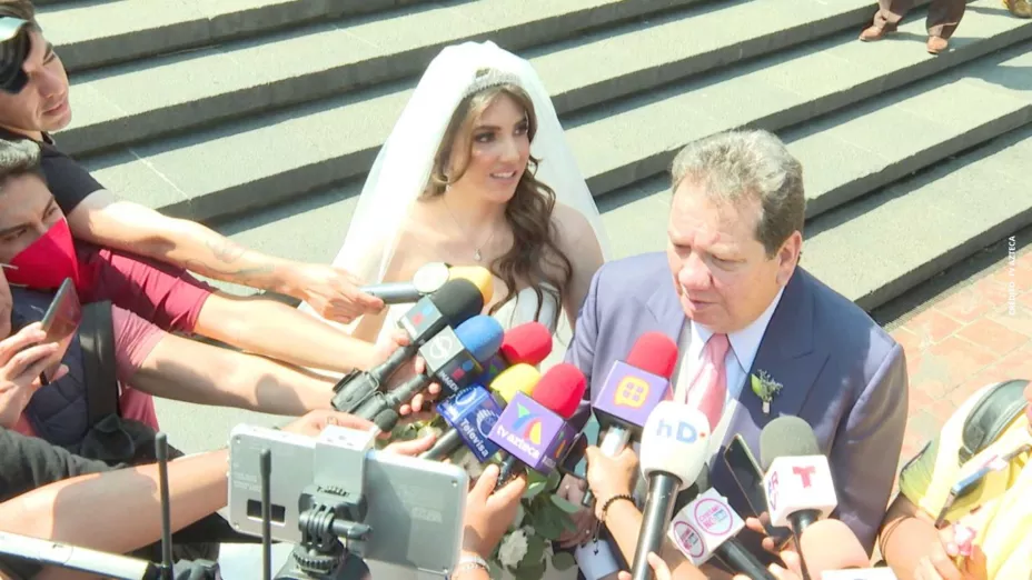 Coque Muñiz se conmueve hasta las lágrimas en la boda de su hija.